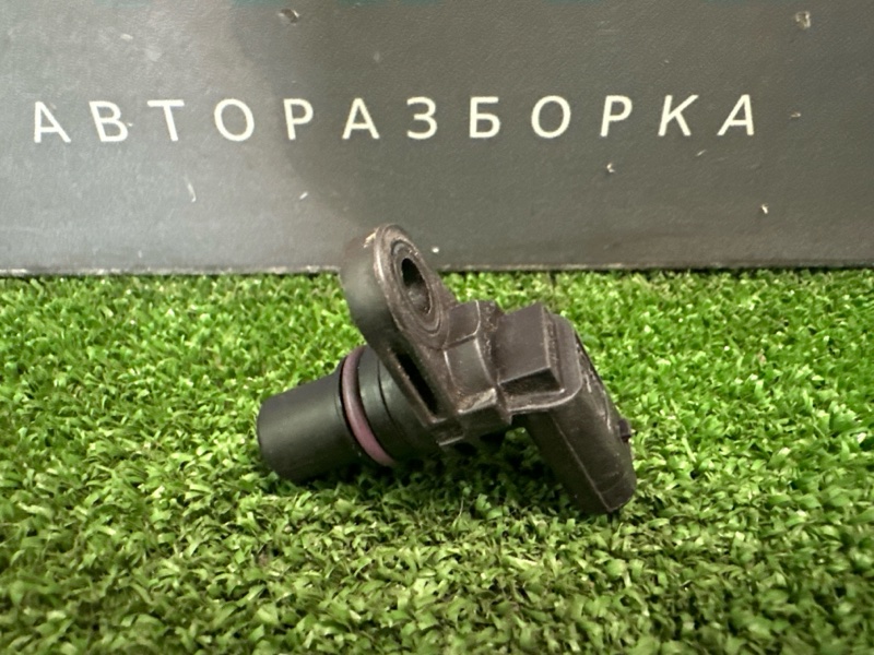 Датчик положения распредвала Skoda Octavia 2014 A7