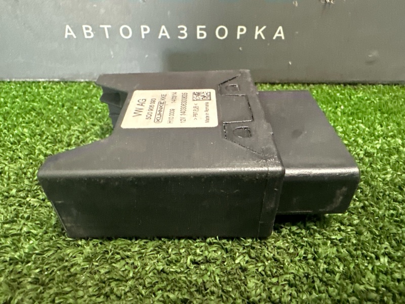 Блок управления топливным насосом Skoda Octavia 2014 A7