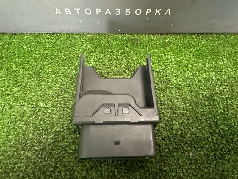 Блок управления топливным насосом Skoda Octavia 2014 A7