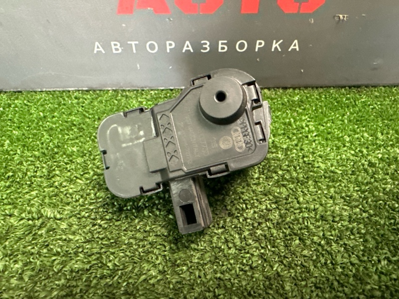 Активатор лючка бензобака Skoda Octavia 2014 A7