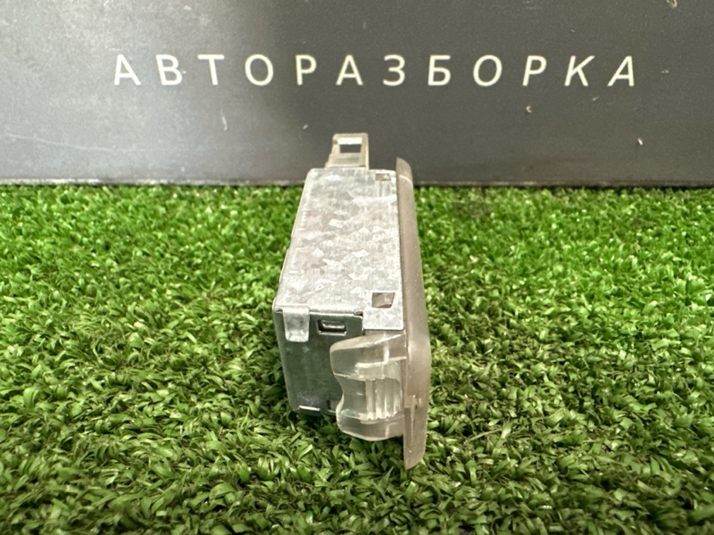 Плафон подсветки салона Skoda Octavia 2014 A7