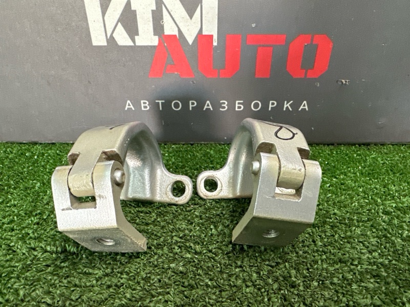 Петли крышки багажника Skoda Octavia 2014 A7