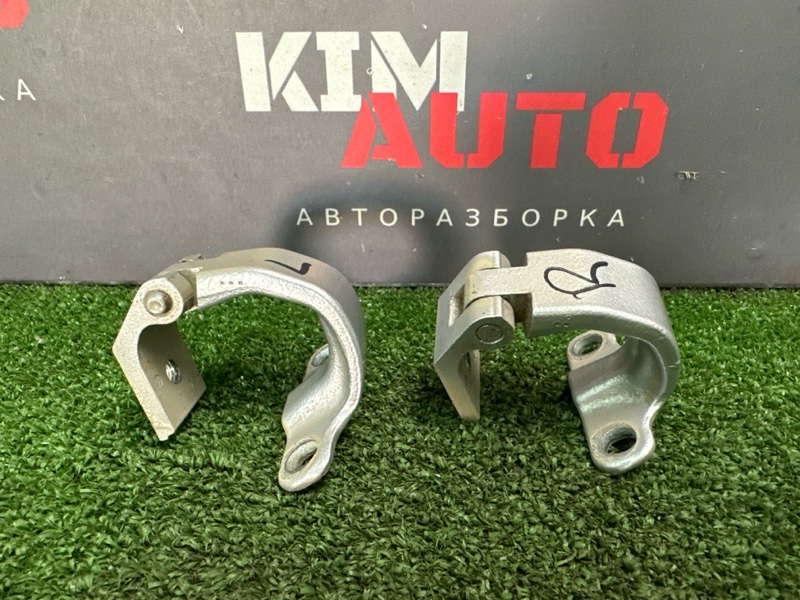 Петли крышки багажника Skoda Octavia 2014 A7