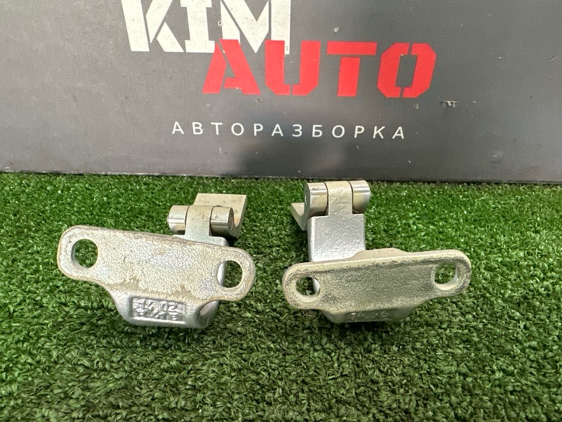 Петли крышки багажника Skoda Octavia 2014 A7