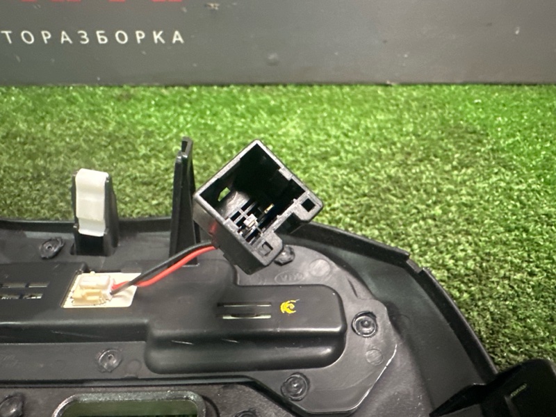 Консоль КПП Kia Rio 3 2012 HB