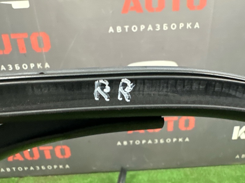 Уплотнитель проема двери Kia Rio 3 2012 HB