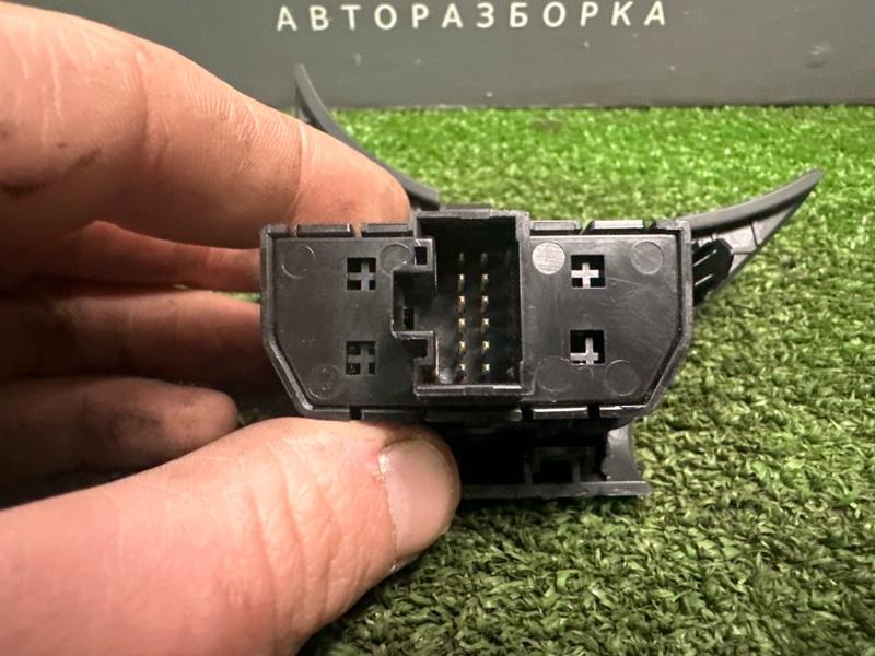 Кнопки подогрева сидений Kia Rio 3 2012 HB