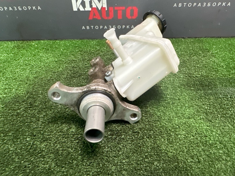 Главный тормозной цилиндр с бочком Kia Rio 3 2012 HB