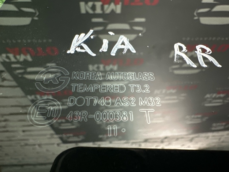 Стекло двери Kia Rio 3 2012 HB