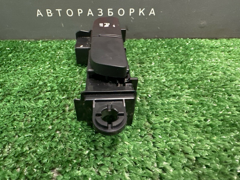Кнопка парктроника Kia Ceed 2 2014 JD