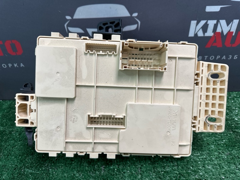 Блок предохранителей салонный Kia Ceed 2 2014 JD