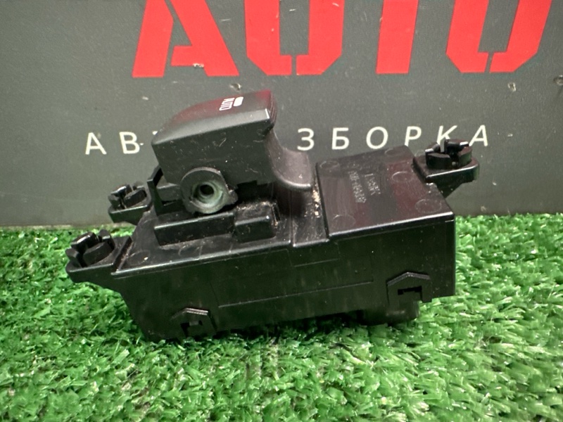 Кнопка стеклоподъемника Kia Ceed 2 2014 JD