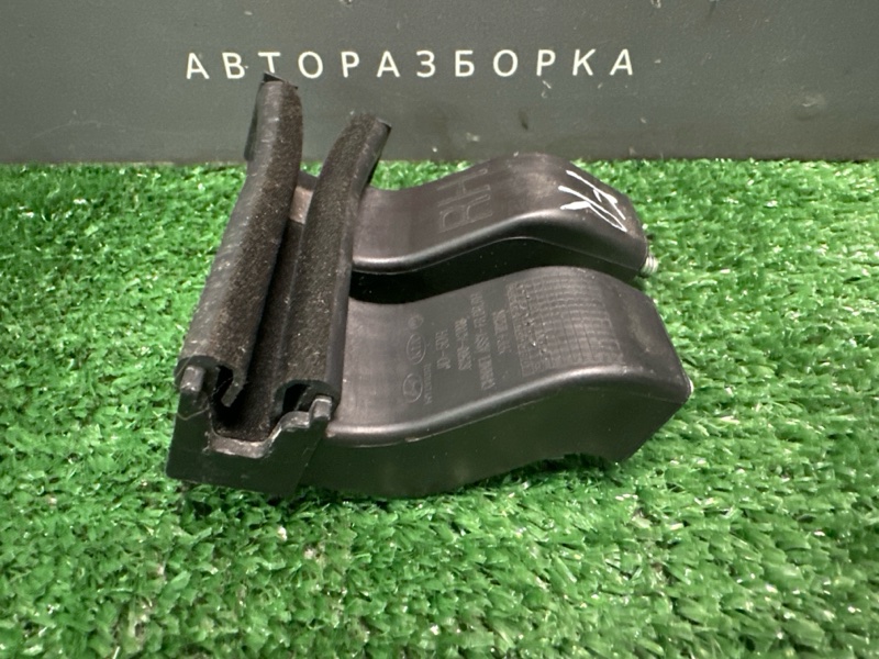 Держатель стекла двери Kia Ceed 2 2014 JD
