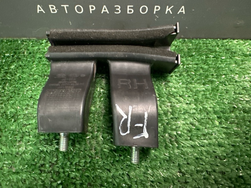 Держатель стекла двери Kia Ceed 2 2014 JD