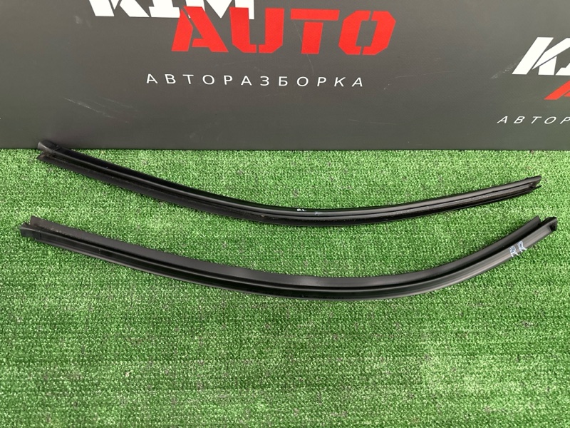 Уплотнитель стекла(бархотка) внутренний Kia Ceed 2 2014 JD