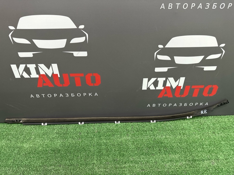 Уплотнитель стекла наружный(Бархотка) Хром Kia Ceed 2 2014 JD