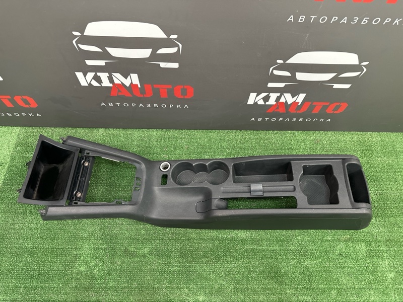Консоль центральная Skoda Yeti 2011