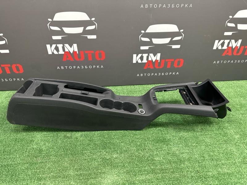 Консоль центральная Skoda Yeti 2011