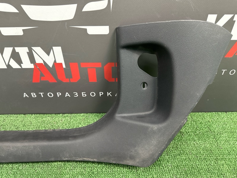 Накладка порога внутренняя Skoda Yeti 2011