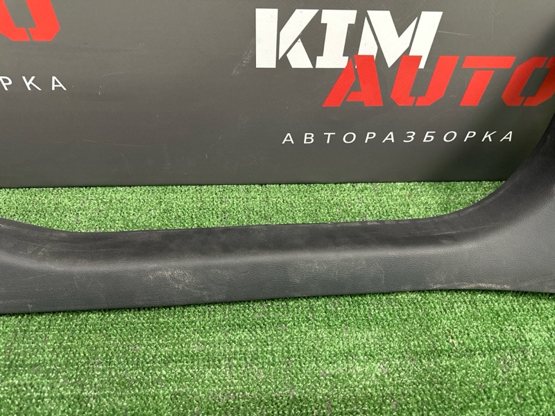 Накладка порога внутренняя Skoda Yeti 2011