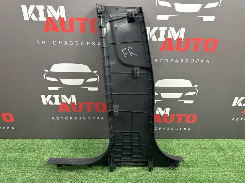 Накладка центральной стойки нижняя Skoda Yeti 2011