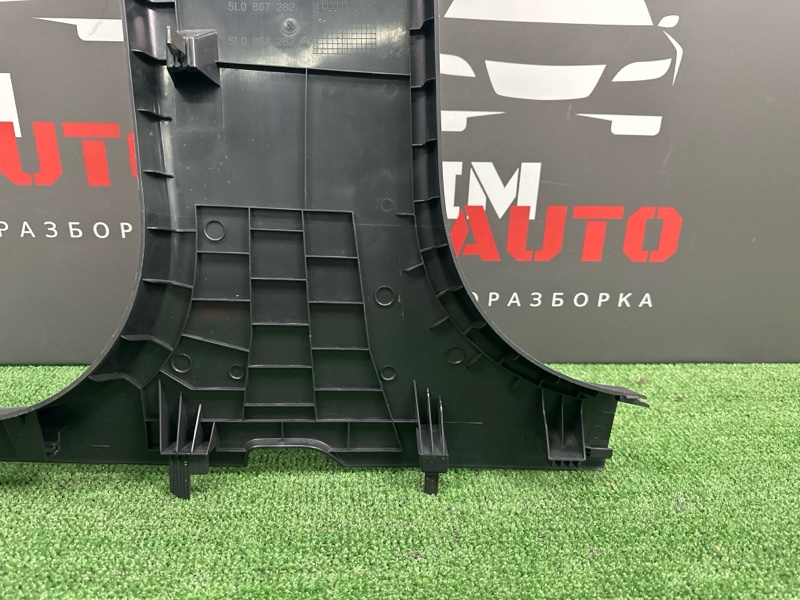 Накладка центральной стойки нижняя Skoda Yeti 2011