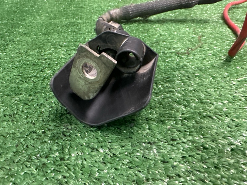 Клемма + АКБ Skoda Yeti 2011