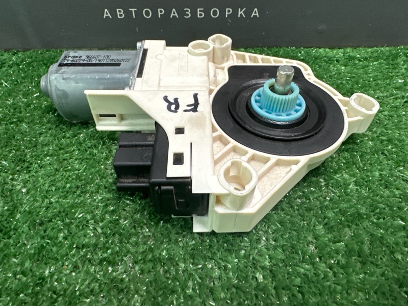 Моторчик стеклоподъёмника Skoda Yeti 2011