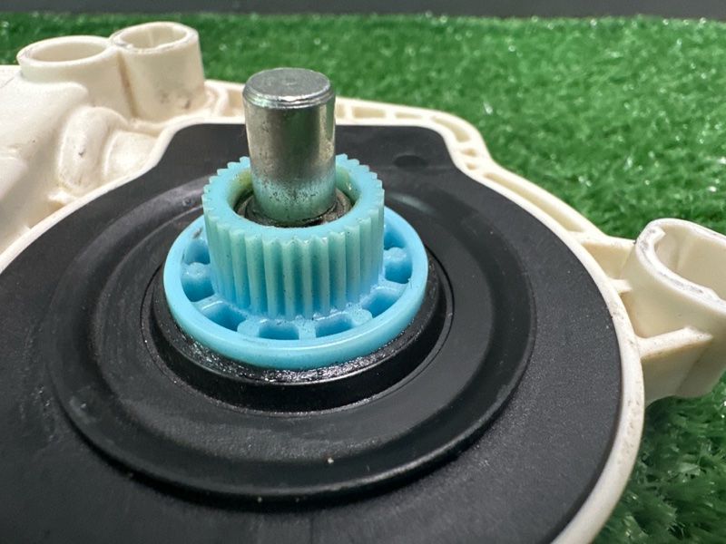 Моторчик стеклоподъёмника Skoda Yeti 2011