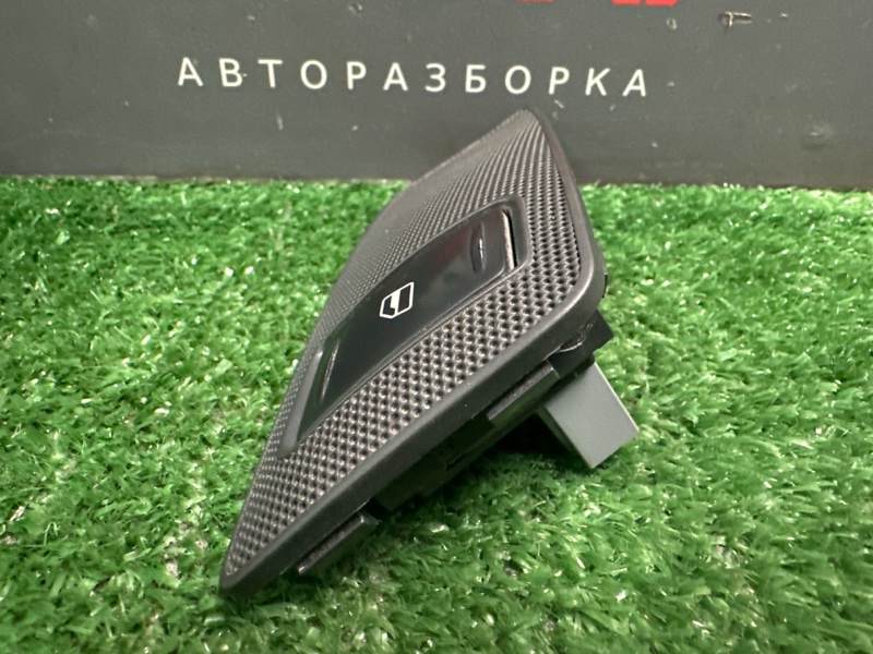 Кнопка стеклоподъемника Skoda Yeti 2011