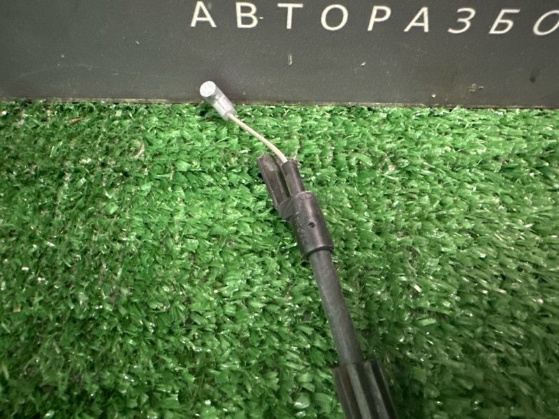 Замок двери Skoda Yeti 2011