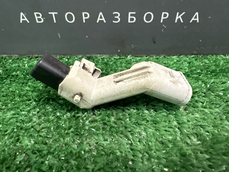 Датчик положения коленвала Skoda Yeti 2011