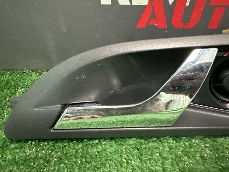 Ручка двери внутренняя Skoda Yeti 2011