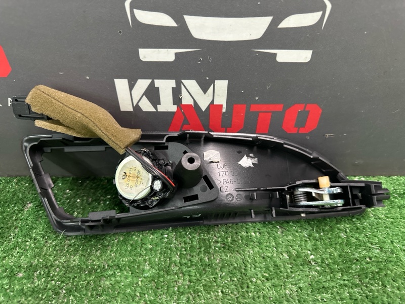 Ручка двери внутренняя Skoda Yeti 2011