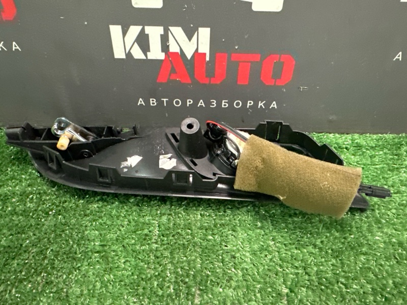 Ручка двери внутренняя Skoda Yeti 2011