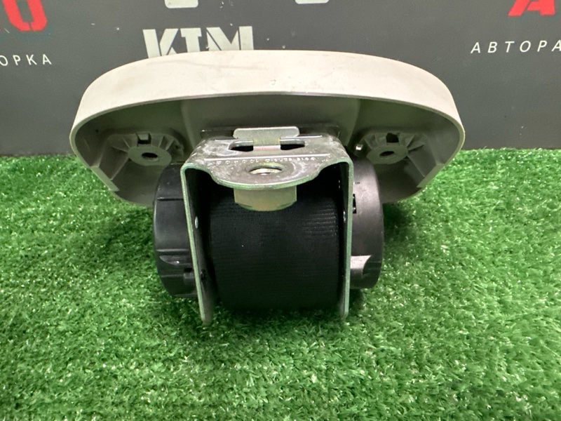 Ремень безопасности задний центр Skoda Yeti 2011