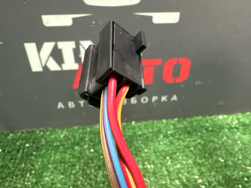 Проводка стеклоподъёмника Skoda Yeti 2011