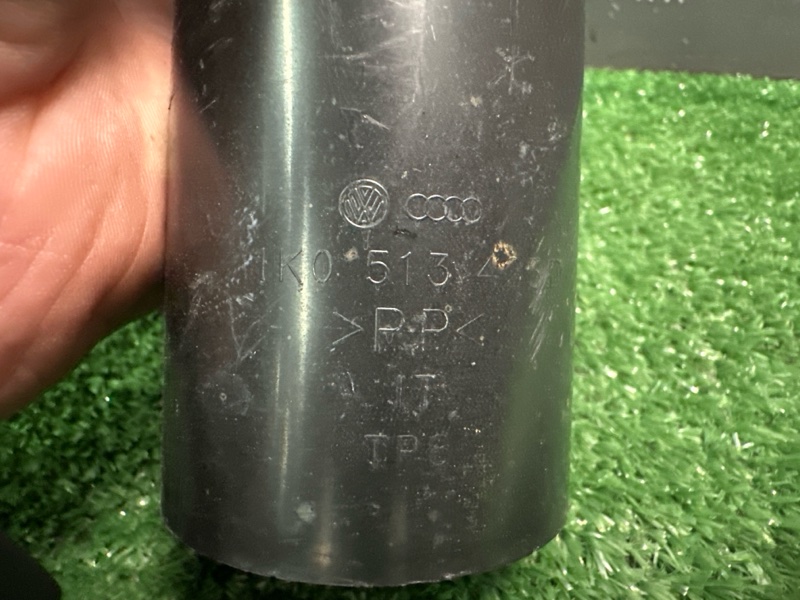 Пыльник амортизатора Skoda Yeti 2011