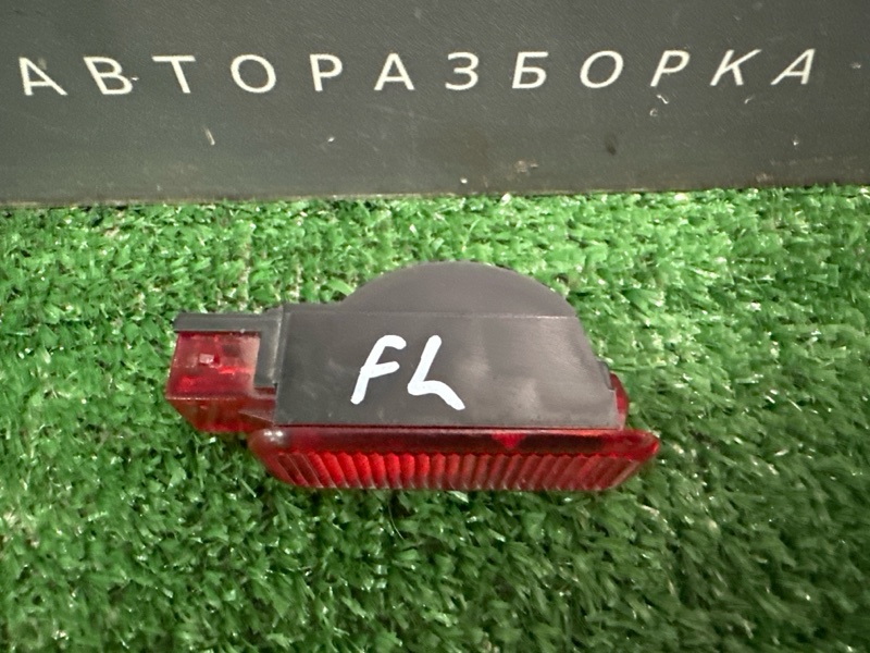 Плафон салонный Skoda Yeti 2011