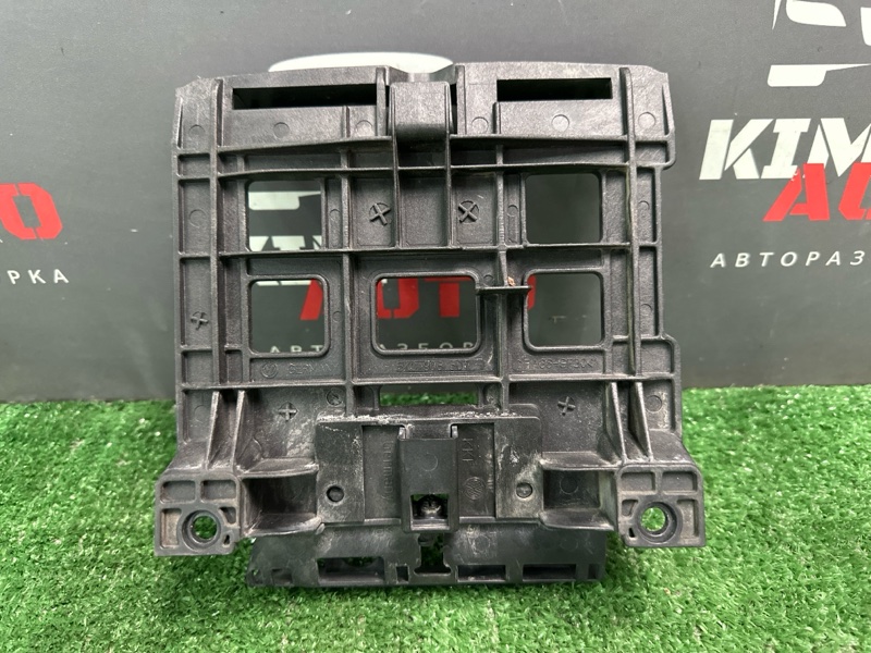 Кронштейн блока управления двигателем Skoda Yeti 2011