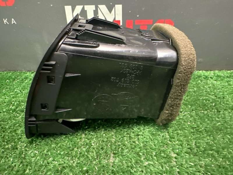 Дефлектор отопителя Skoda Yeti 2011