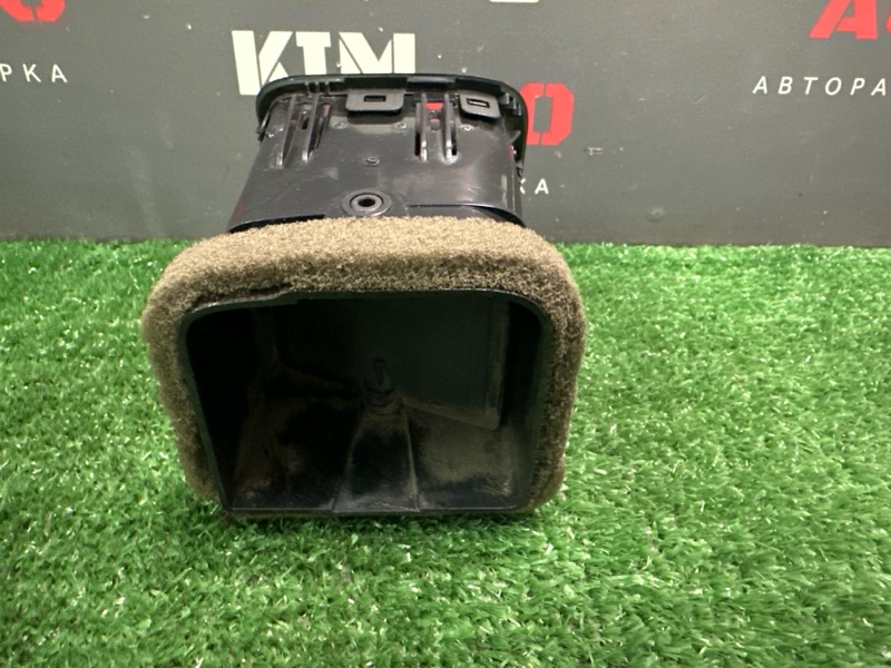 Дефлектор отопителя Skoda Yeti 2011