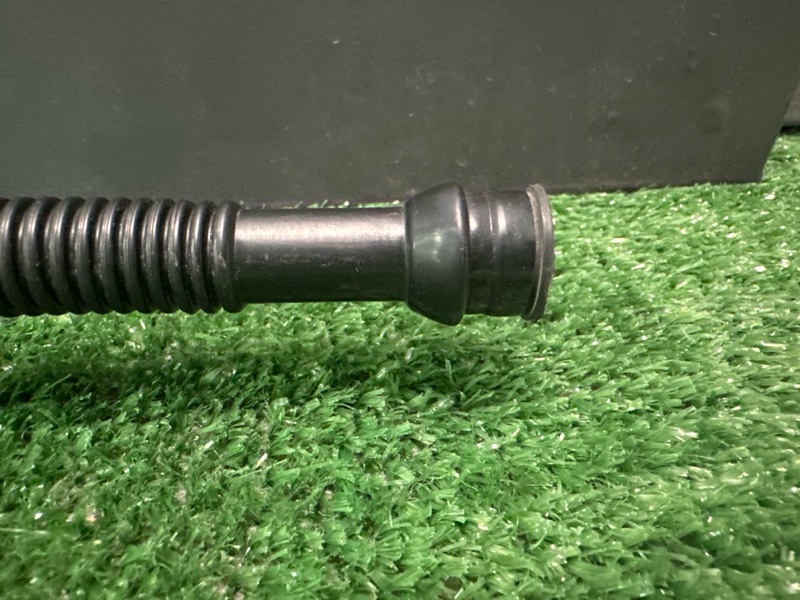 Трубка вентиляции картерных газов Skoda Yeti 2011