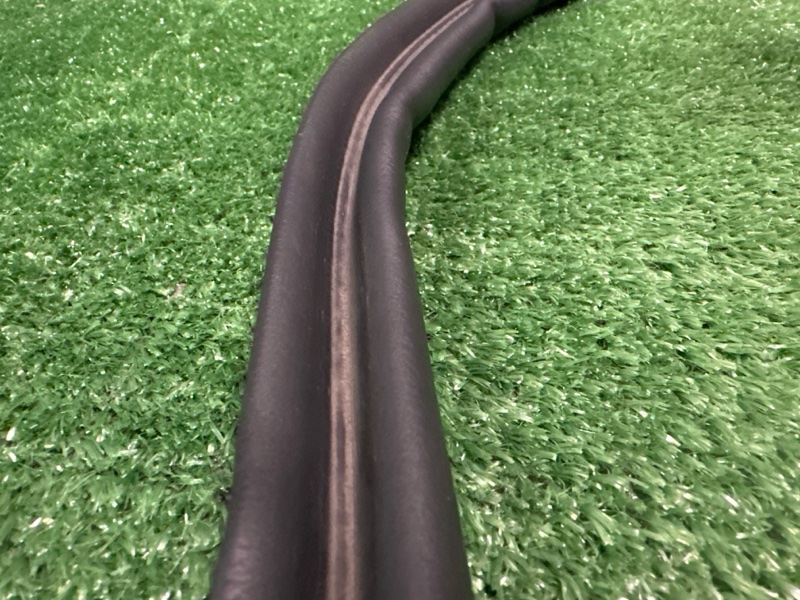 Уплотнитель жабо Skoda Yeti 2011