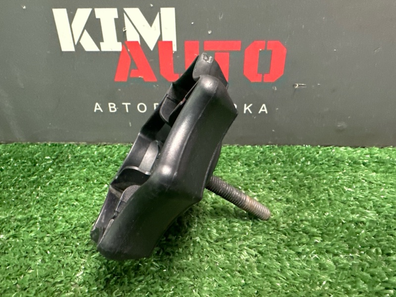 Болт крепления запасного колеса Skoda Fabia 2 2012 HB