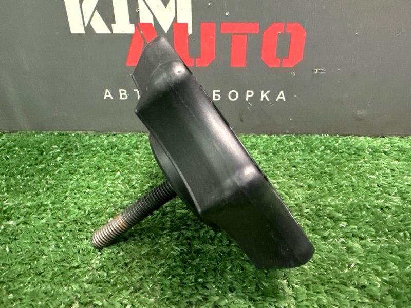 Болт крепления запасного колеса Skoda Fabia 2 2012 HB