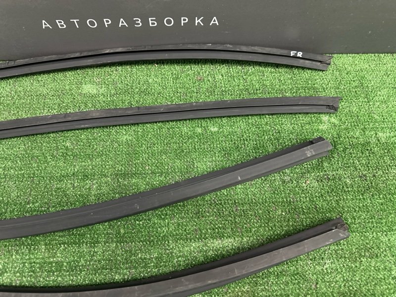 Уплотнитель стекла(бархотка) внутренний Kia Cerato 2 TD 2011