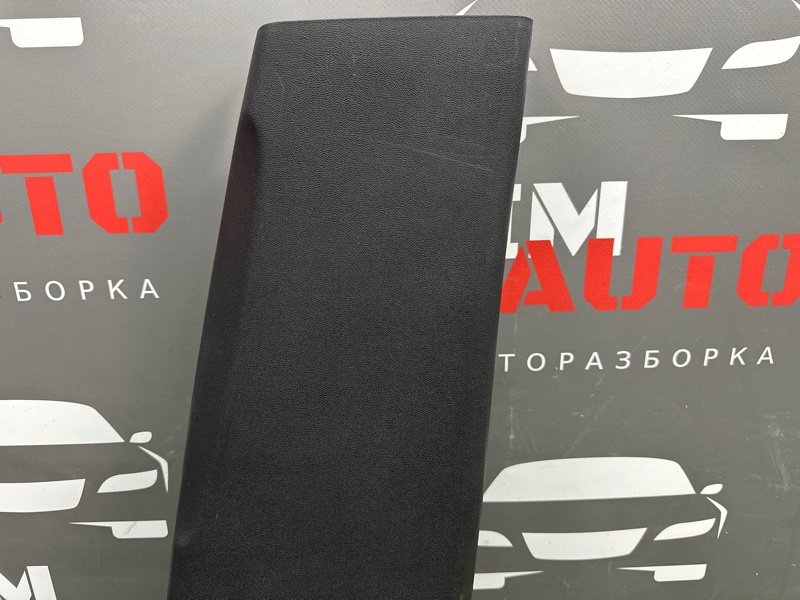 Накладка центральной стойки нижняя Kia Ceed SW 2010 ED