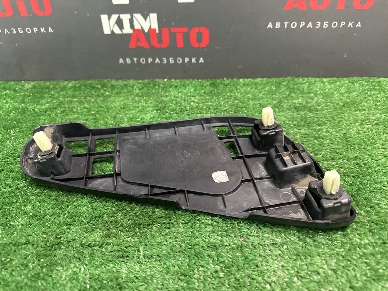 Кронштейн пластина заднего бампера Kia Ceed SW 2011 ED