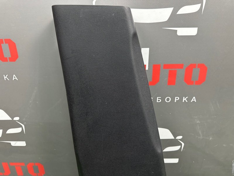 Накладка центральной стойки нижняя Kia Ceed SW 2011 ED